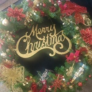 Elegant Red and Gold Holiday Wreath